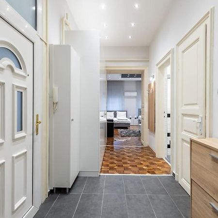 Bold Base Apartment Budapest Esterno foto