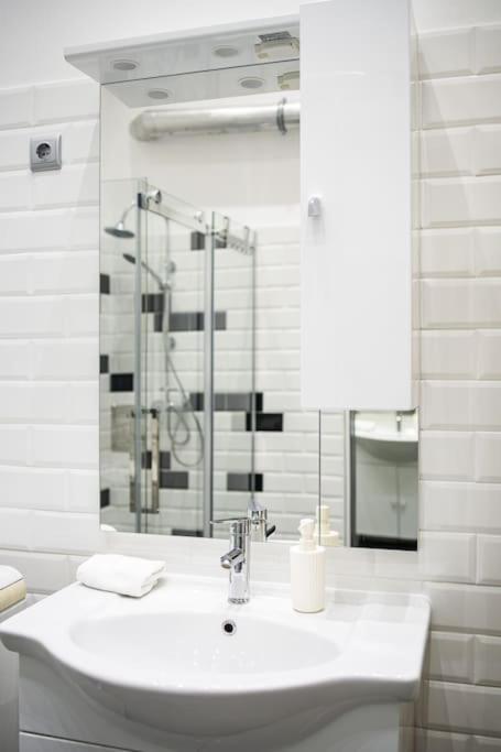 Bold Base Apartment Budapest Esterno foto