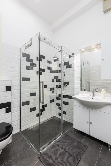 Bold Base Apartment Budapest Esterno foto