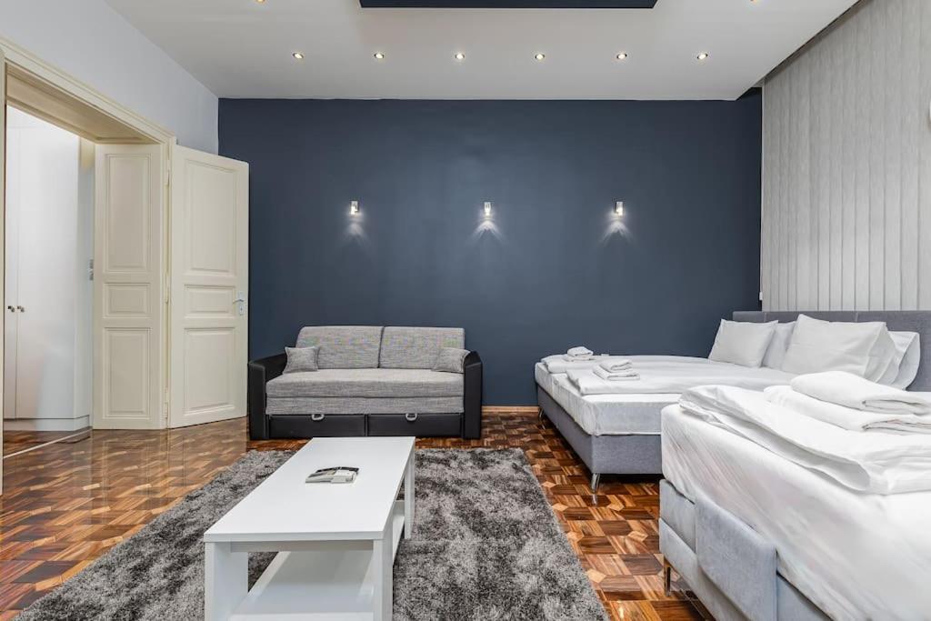 Bold Base Apartment Budapest Esterno foto